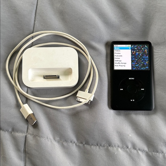 Apple - iPod Video - 80GB - 6th Gen - Picture 5 of 5